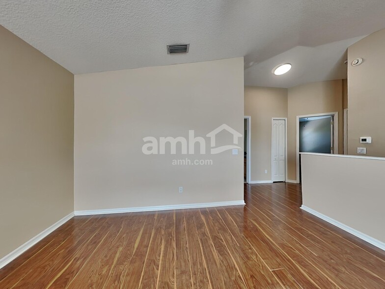 Building Photo - 9615 Laurel Ledge Dr