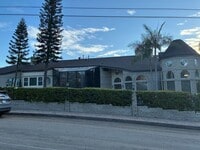 Building Photo - Spacious and Furnished 9 Bedroom House Nea...