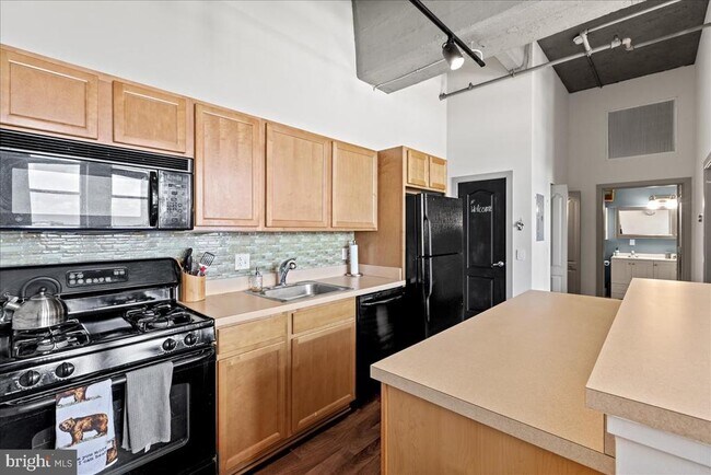 Building Photo - 511 N Broad St