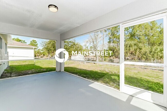 Building Photo - 3 Bedroom Pet-Friendly Home in Lehigh Acre...