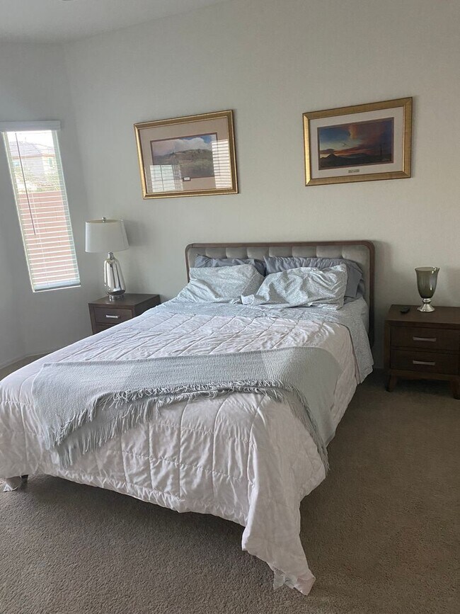 Building Photo - Fully furnished short term rental in Florence w/heated pool and spa