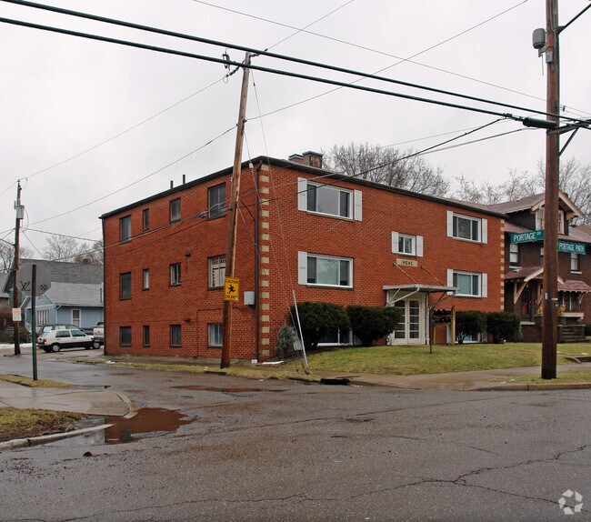 Building Photo - 167 N Portage Path
