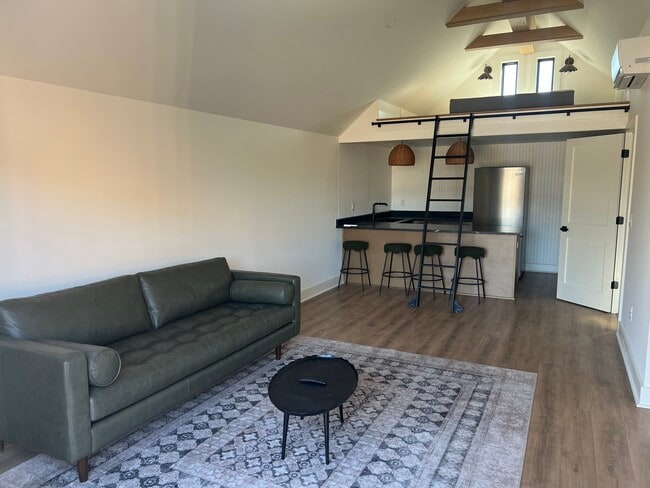 Building Photo - 4301 Waterview Cir