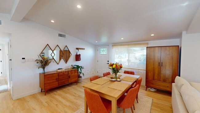 Building Photo - Beautiful Home In Costa Mesa