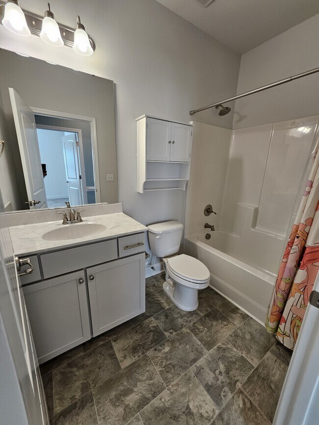 Building Photo - 112 Mergini Dr