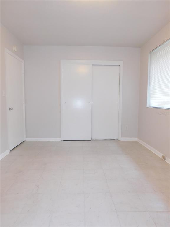 Building Photo - 548 NE 5th Ave