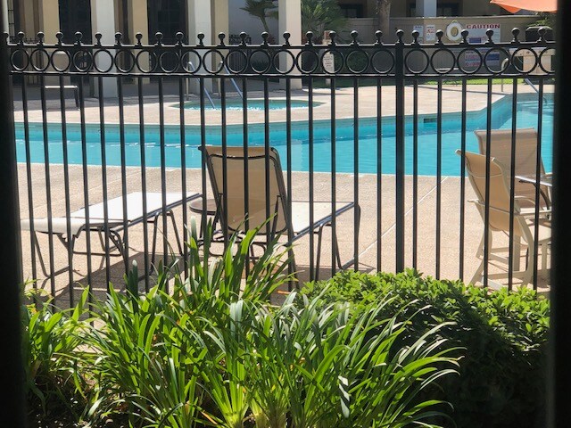 Building Photo - 8153 N Cedar Ave