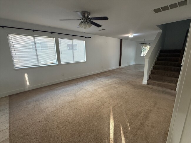 Building Photo - 809 Dragonfly Dr