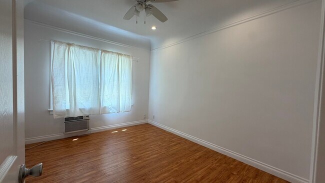 Building Photo - 422 N Spaulding Ave