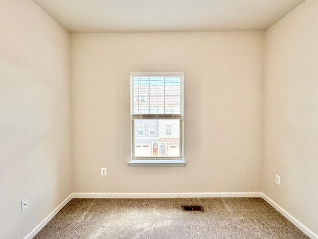 Building Photo - STAFFORD - CENTRAL LOCATION NEAR QUANTICO/...