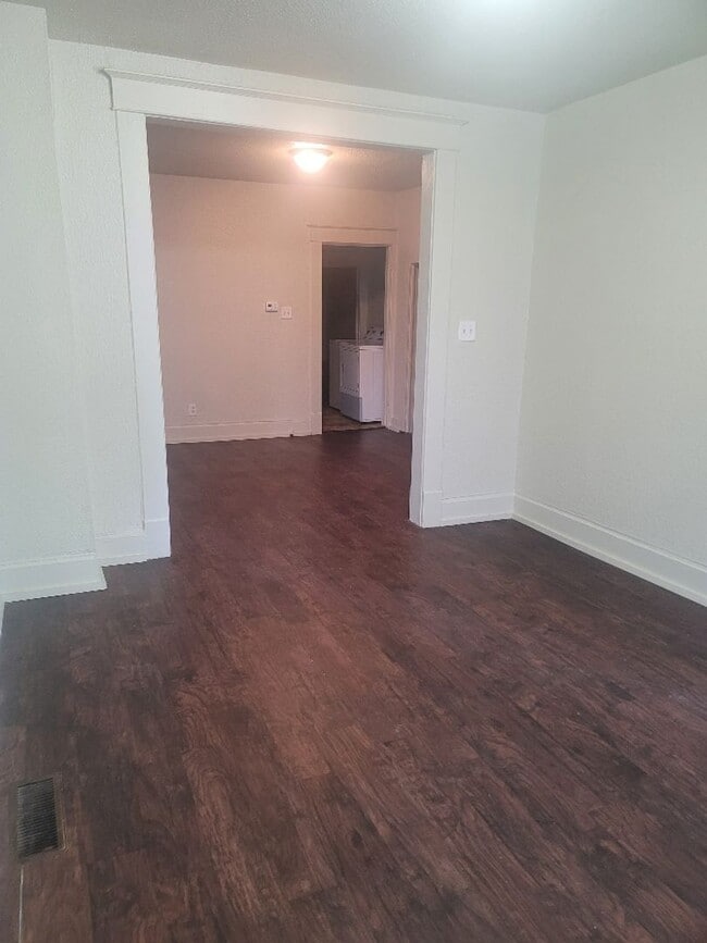 Building Photo - 1823-1825 Duplexes