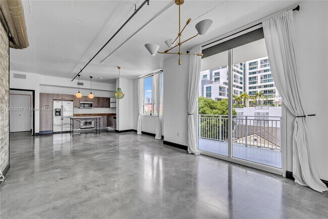 Building Photo - 2275 Biscayne Blvd Blvd
