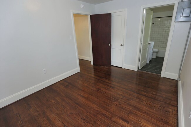 Building Photo - 2702 Old Quintard Ave