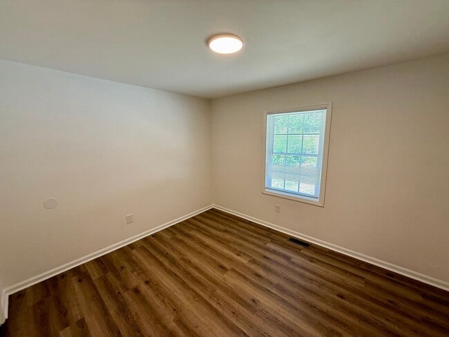 Building Photo - 218 Hickory Forest Rd