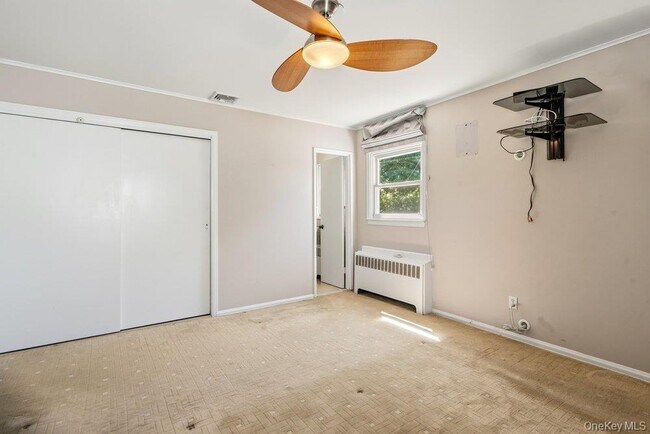 Building Photo - 8 Radnor Ct