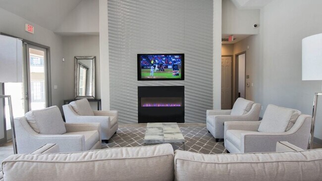 Building Photo - 10422 Huebner Rd