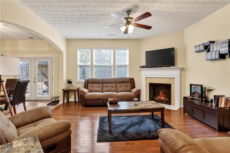 Building Photo - 5556 Cascade Run
