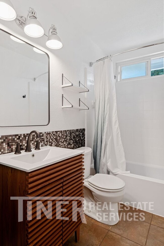 Building Photo - 8224 Longden Cir