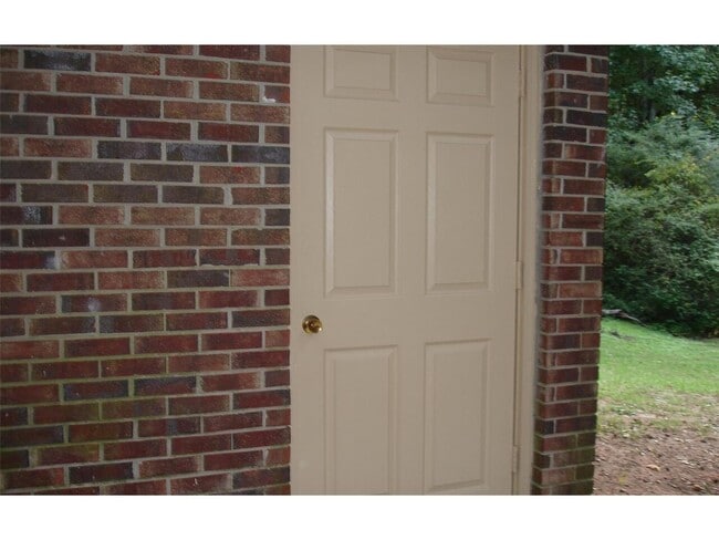 Building Photo - 110 Meadowbrook Ct