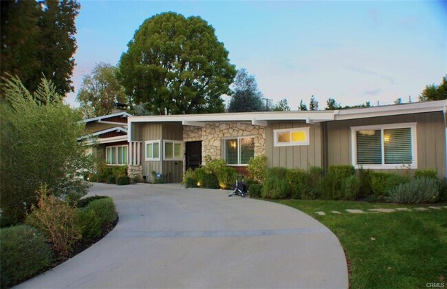 Building Photo - 4820 Abbeyville Ave