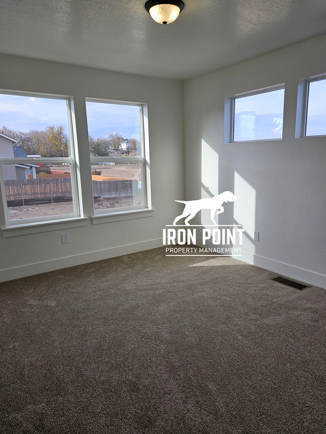 Building Photo - Brand New 3-Bed, 2.5-Bath Townhome in Caldwell — One Month Free with Move-In by 3/15