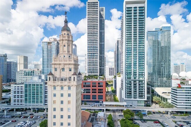 Building Photo - 159 NE 6th St