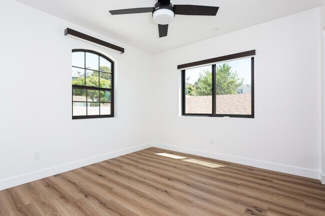 Building Photo - 2610-2612 Juan Street