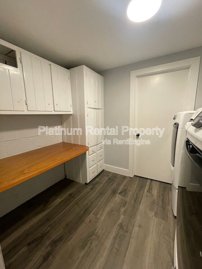 Building Photo - 3828 Donaldson Dr