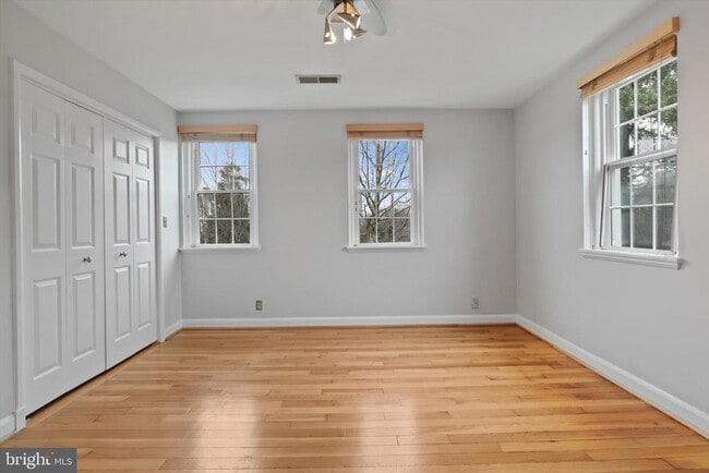 Building Photo - 3263 S Stafford St