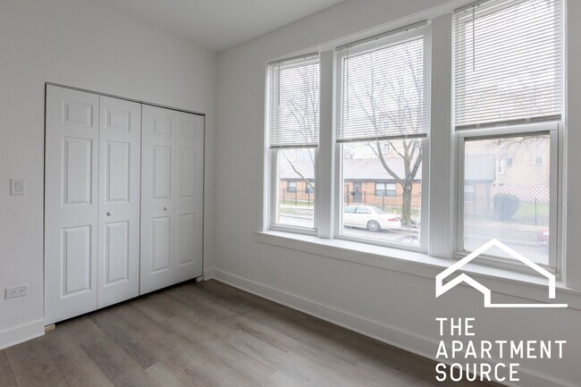 Building Photo - 1456 N Kedzie Ave