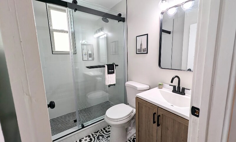 Building Photo - 352 Jackson St