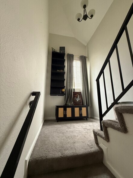Building Photo - 27609 Nugget Dr