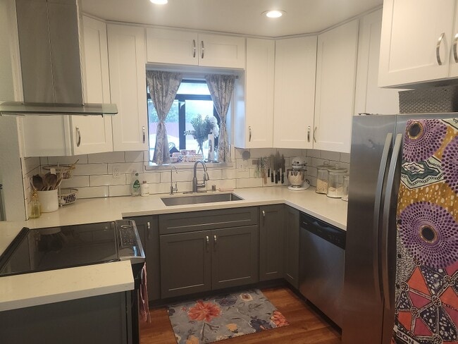 Building Photo - 4459 Clairemont Dr