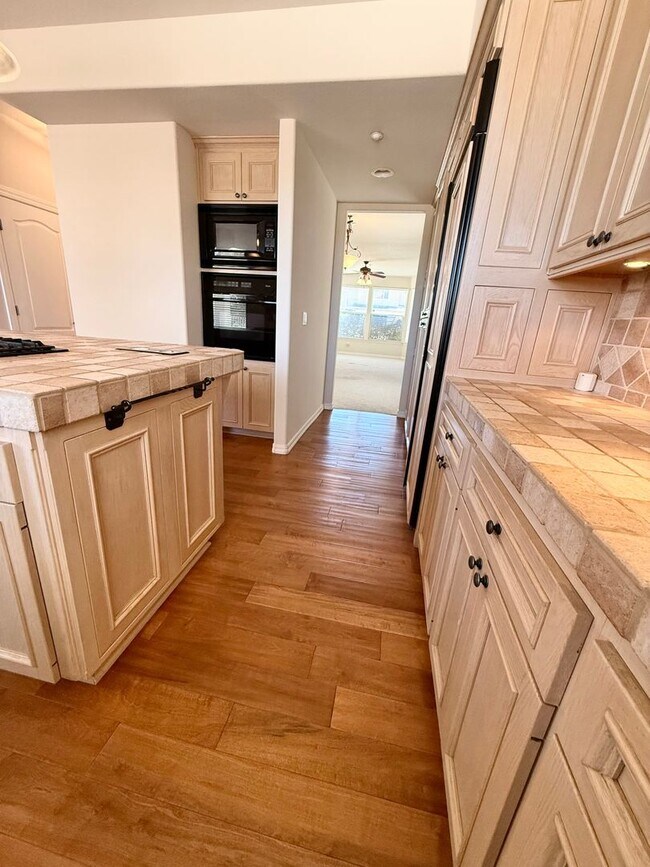 Building Photo - 3 BEDROOM 2 BATH HOME IN TEMPLETON!! MOVE IN READY