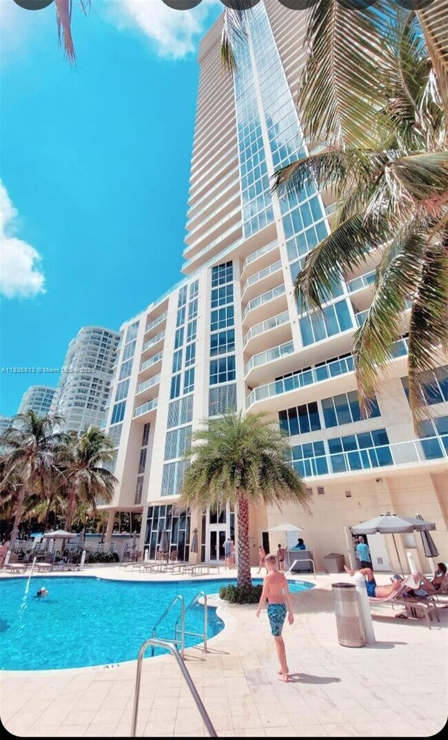 Building Photo - 16699 Collins Ave