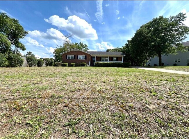 Building Photo - 1319 Levy Dr