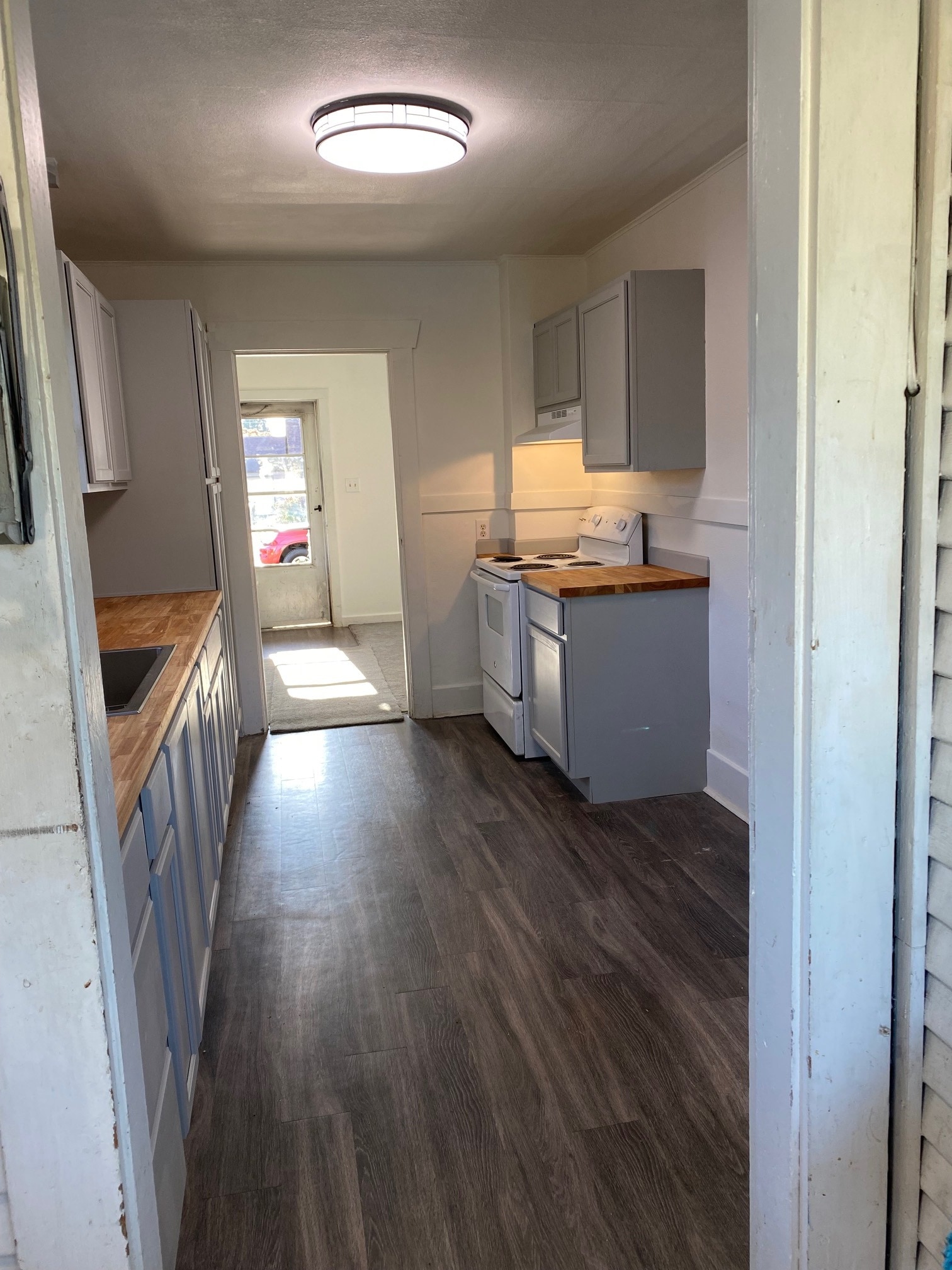 Building Photo - 26 N St NE