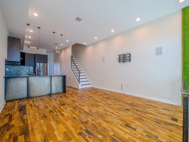 Building Photo - Three Bedroom Modern Olde Kensington Condo with Roofdeck
