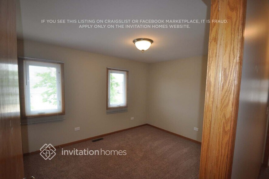 Building Photo - 2959 Rebecca Dr