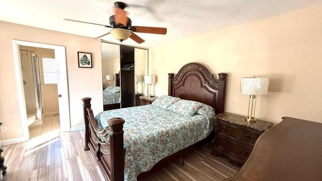 Building Photo - 40 Essex Ct