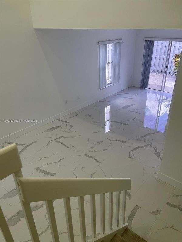 Building Photo - 7030 SW 41st Pl