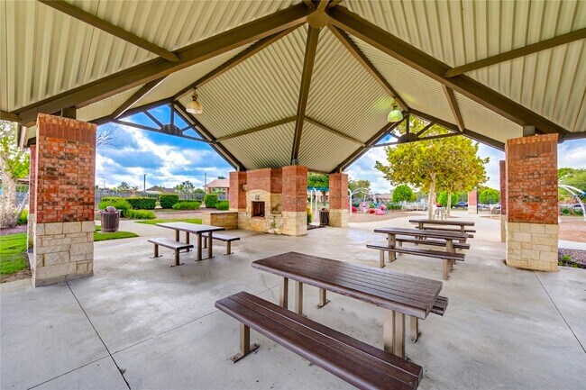Building Photo - 11422 Carson Field Ln