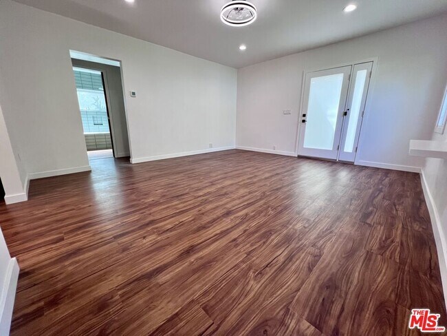 Building Photo - 832 Indiana Ave