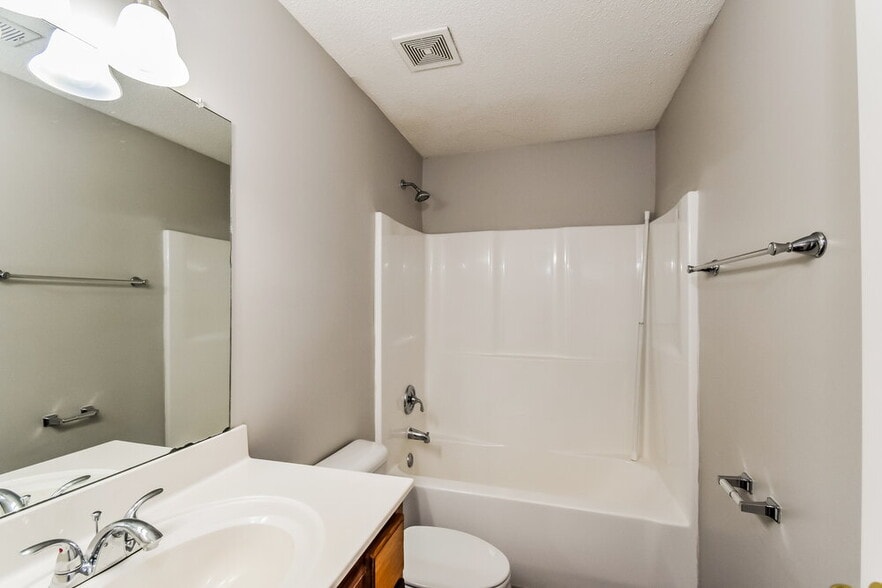 Building Photo - 6356 White Hawk Ln