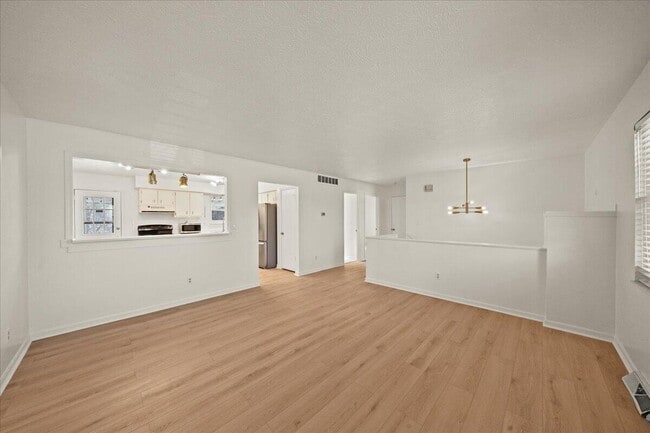 Building Photo - 2237 Wideview Dr