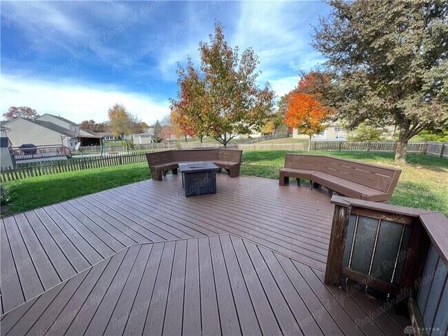 Building Photo - 1131 Windsong Trail