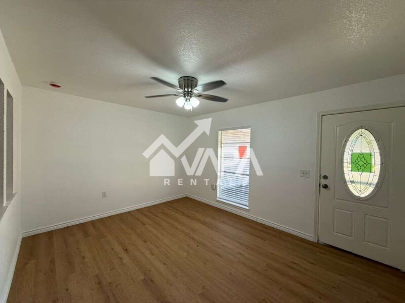 Building Photo - 7814 Hollow Oak