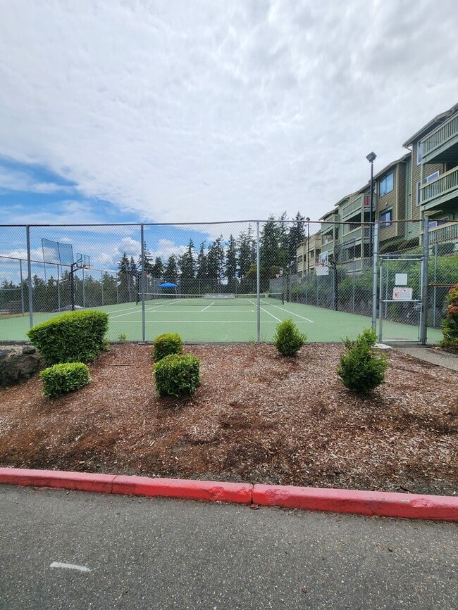 Building Photo - Available Now! Updated 2 bed condo in Central location, utilities included!