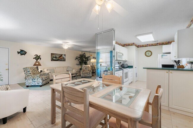 Building Photo - 14 Lake Vista Trail