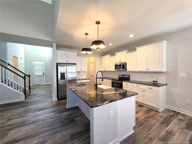 Building Photo - 644 Amusement Dr